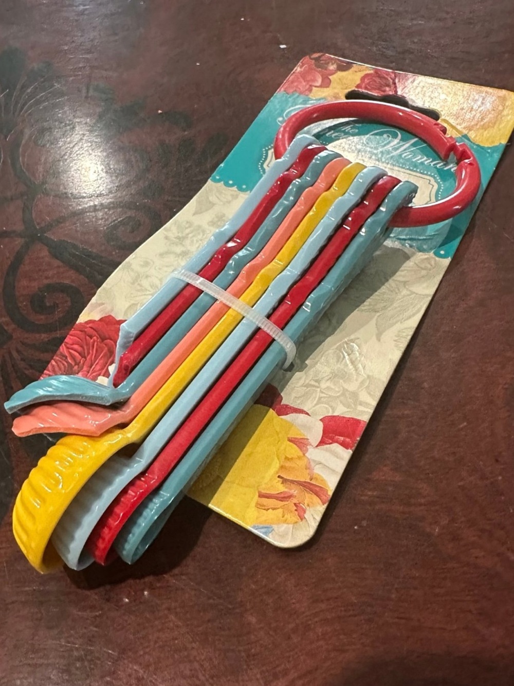 The Pioneer Woman
5 Piece Melamine Colorful Measuring Spoons Set. NWT!